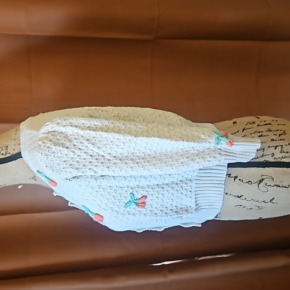 Cherry Mak 🍒 Sweater - Picture 3 of 8